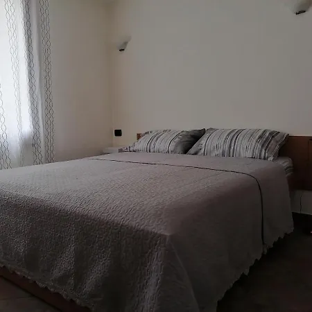 בית נופש La Terrazza Le Castella *